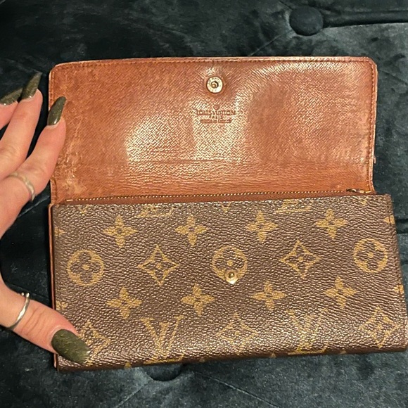 Vintage Louis Vuitton wallet - Picture 4 of 4